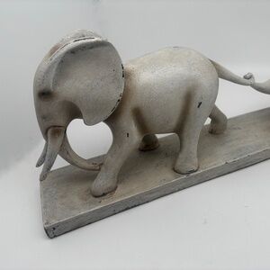Mama and Baby Elephan Decor